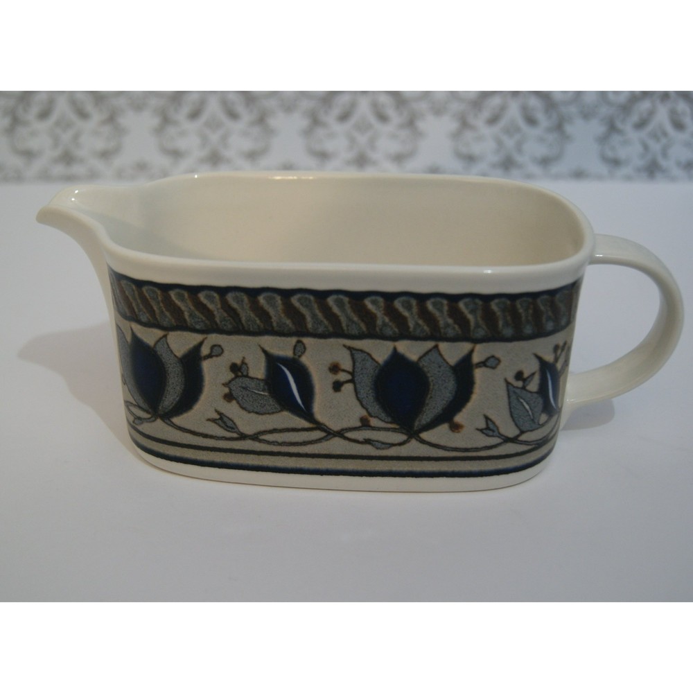 Vintage Mikasa Intaglio Arabella Gravy Boat Tulip Vine Stoneware CAC01